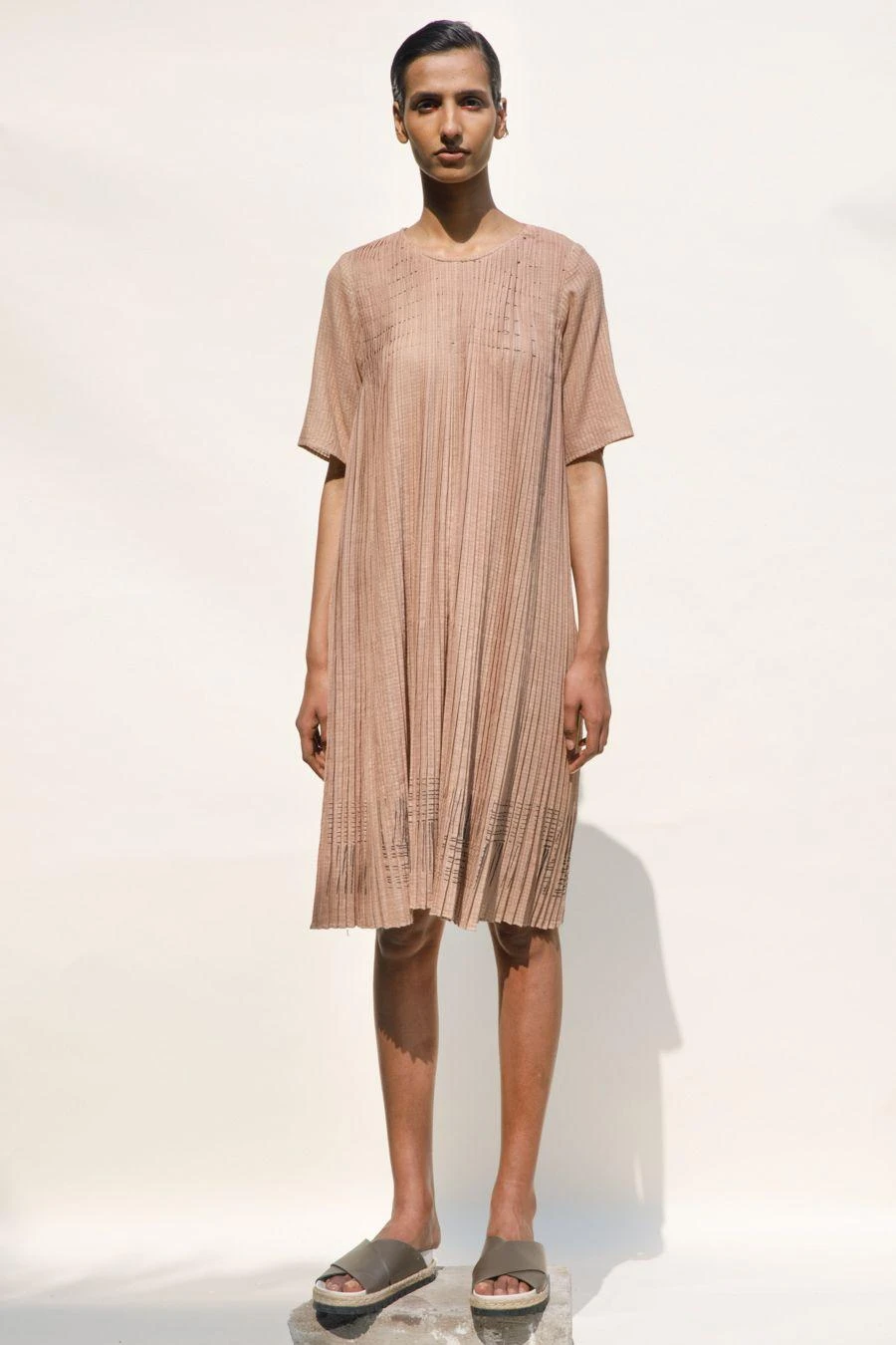 Urvashi Kaur Nude Micro Pleated Tunic Set 3 Urvashi Kaur Nude Micro Pleated Tunic Set