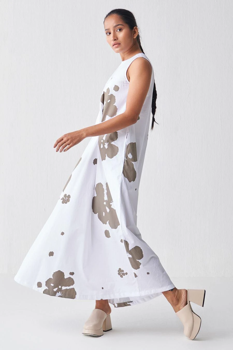 Three White & Grey Sleeveless Asymmetric Dress 6 Three White & Grey Sleeveless Asymmetric Dress - Image 4