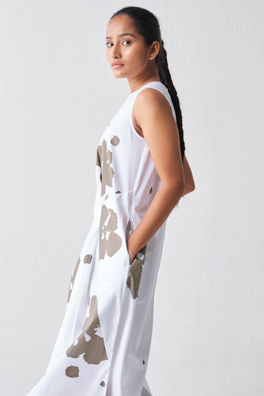 Three White & Grey Sleeveless Asymmetric Dress 7 Three White & Grey Sleeveless Asymmetric Dress - Image 5
