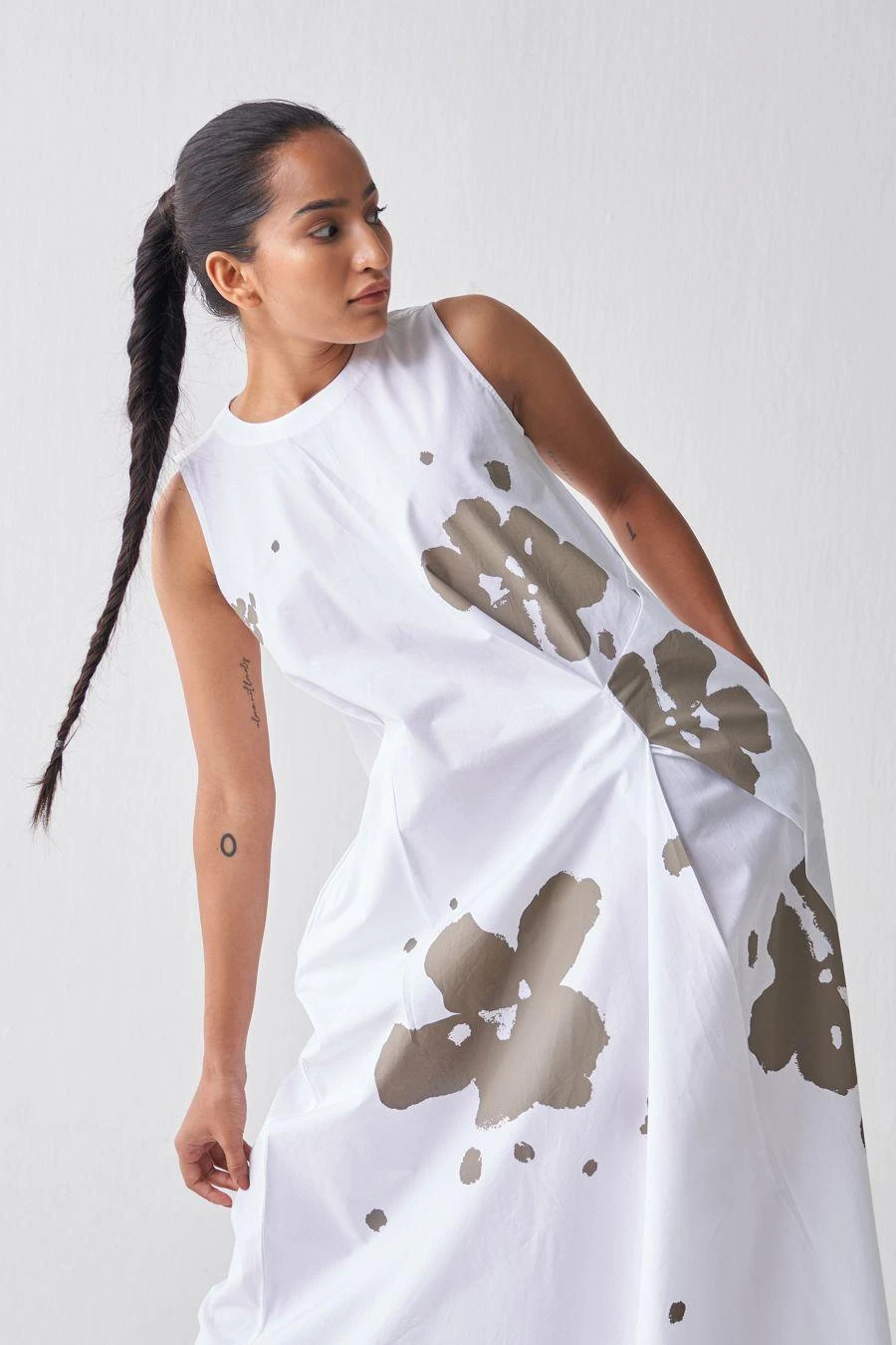 Three White & Grey Sleeveless Asymmetric Dress 8 Three White & Grey Sleeveless Asymmetric Dress - Image 6