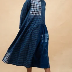 Injiri Navy Blue Hand-done Jamdani Checkered Dress -Outlet Loometta Store 202inj3 4