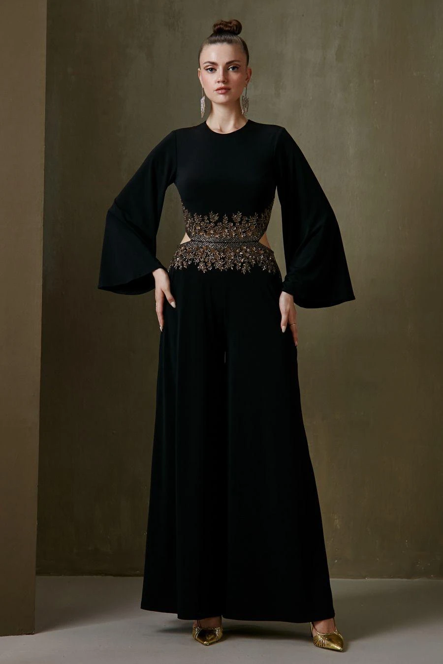 Namrata Joshipura Black Floral Embroidered Jumpsuit 3 Namrata Joshipura Black Floral Embroidered Jumpsuit