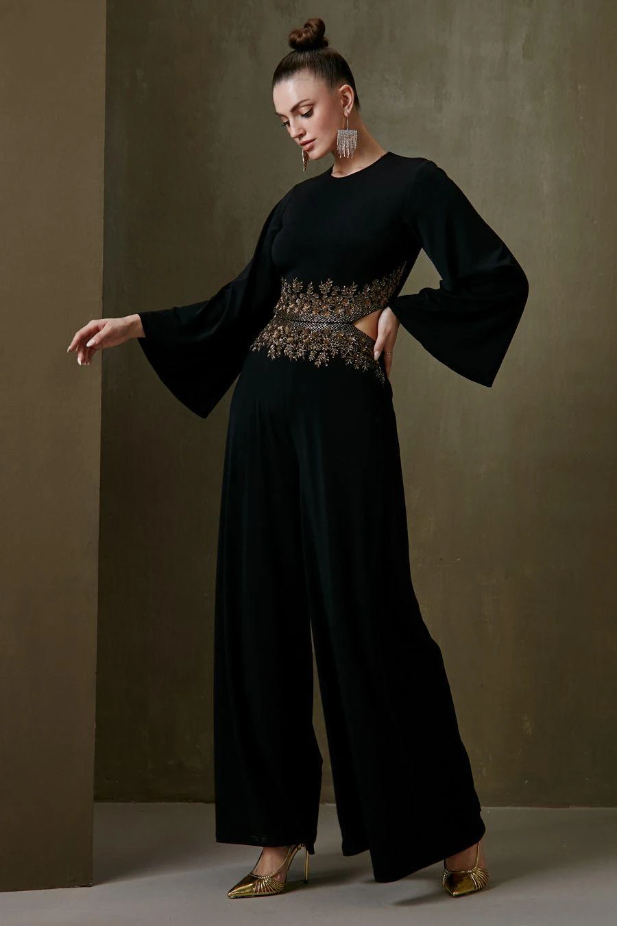 Namrata Joshipura Black Floral Embroidered Jumpsuit 5 Namrata Joshipura Black Floral Embroidered Jumpsuit - Image 3