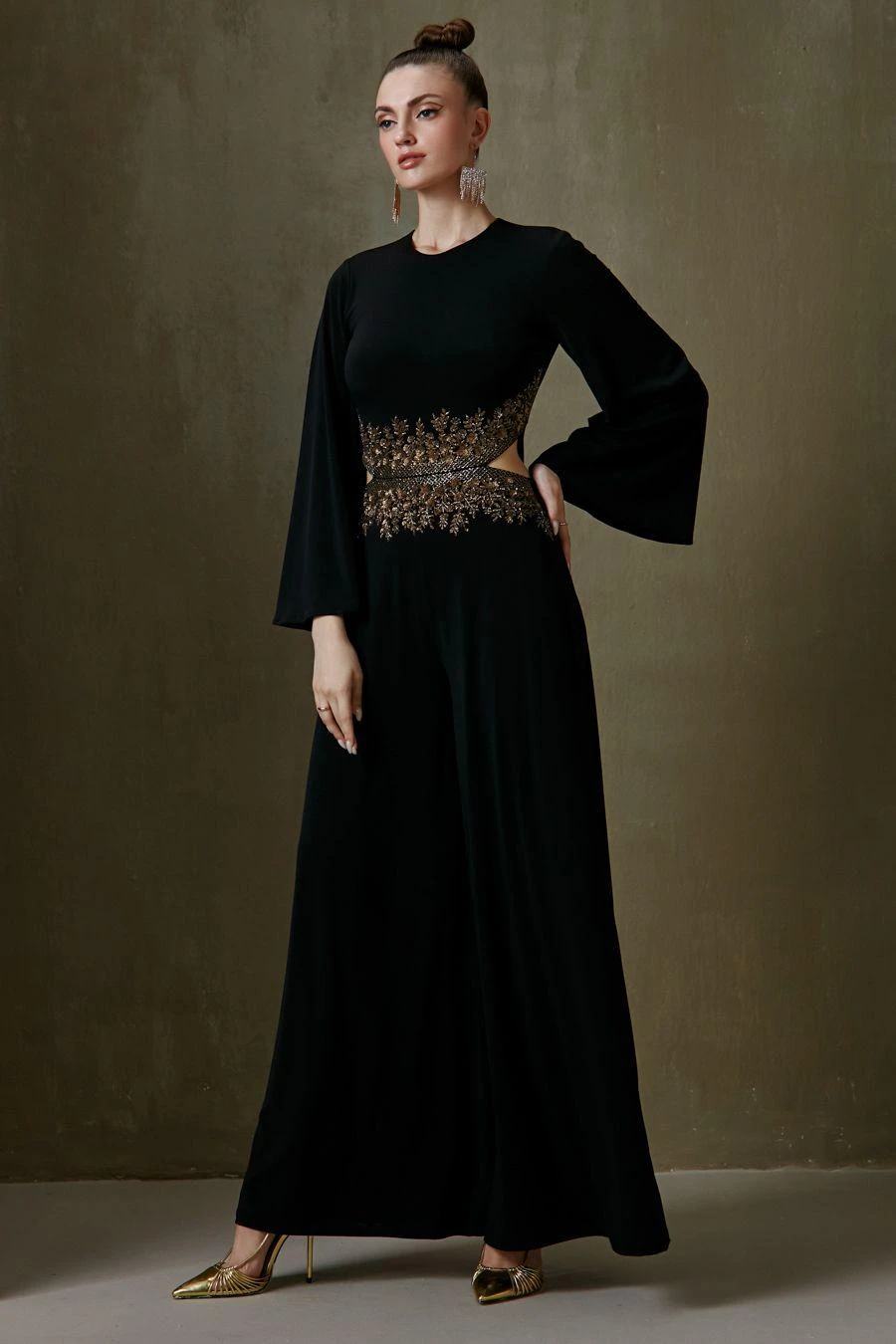 Namrata Joshipura Black Floral Embroidered Jumpsuit 6 Namrata Joshipura Black Floral Embroidered Jumpsuit - Image 4