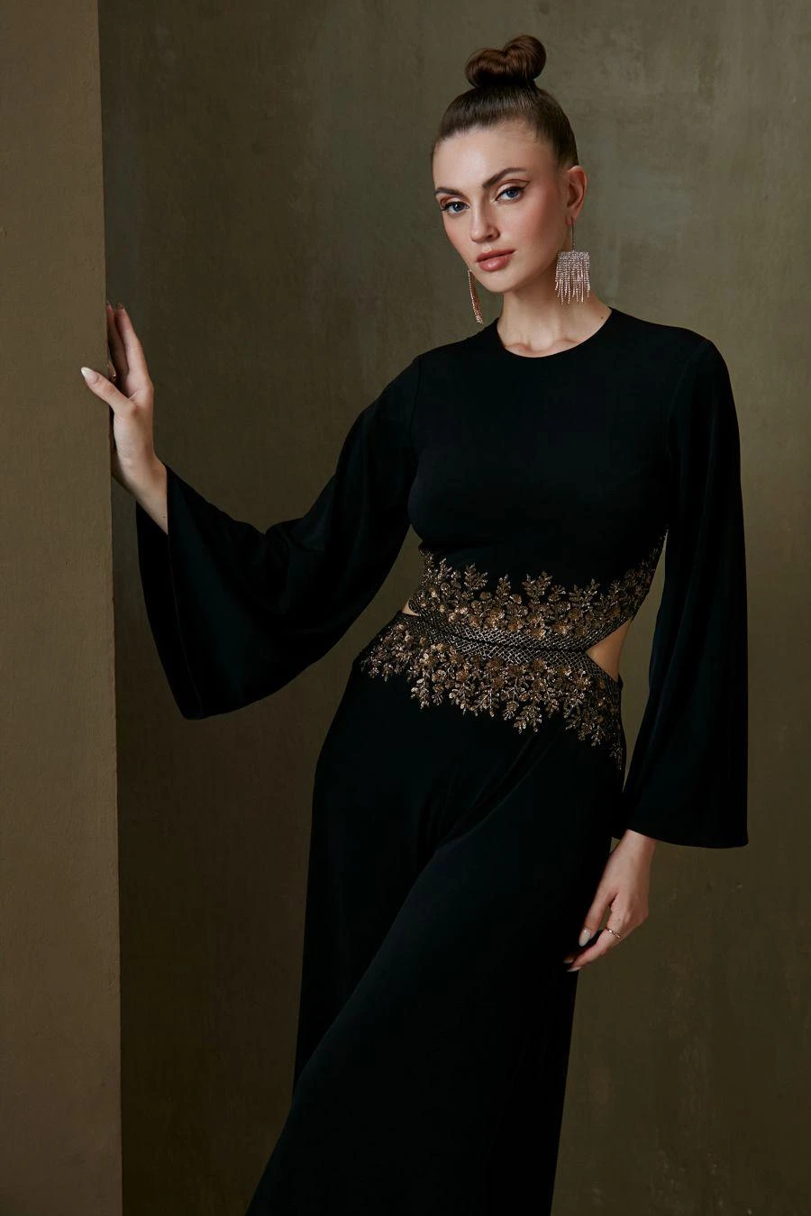 Namrata Joshipura Black Floral Embroidered Jumpsuit 7 Namrata Joshipura Black Floral Embroidered Jumpsuit - Image 5