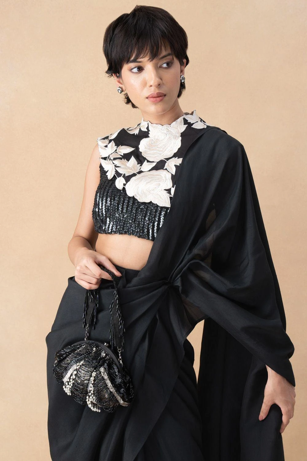 Aikeyah Black & White Floral Collar 3 Aikeyah Black & White Floral Collar