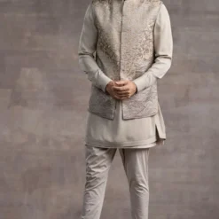 Tarun Tahiliani Men Blush Embroidered Bundi Jacket 7 Tarun Tahiliani Men Blush Embroidered Bundi Jacket -Outlet Loometta Store 411ttmw7 2
