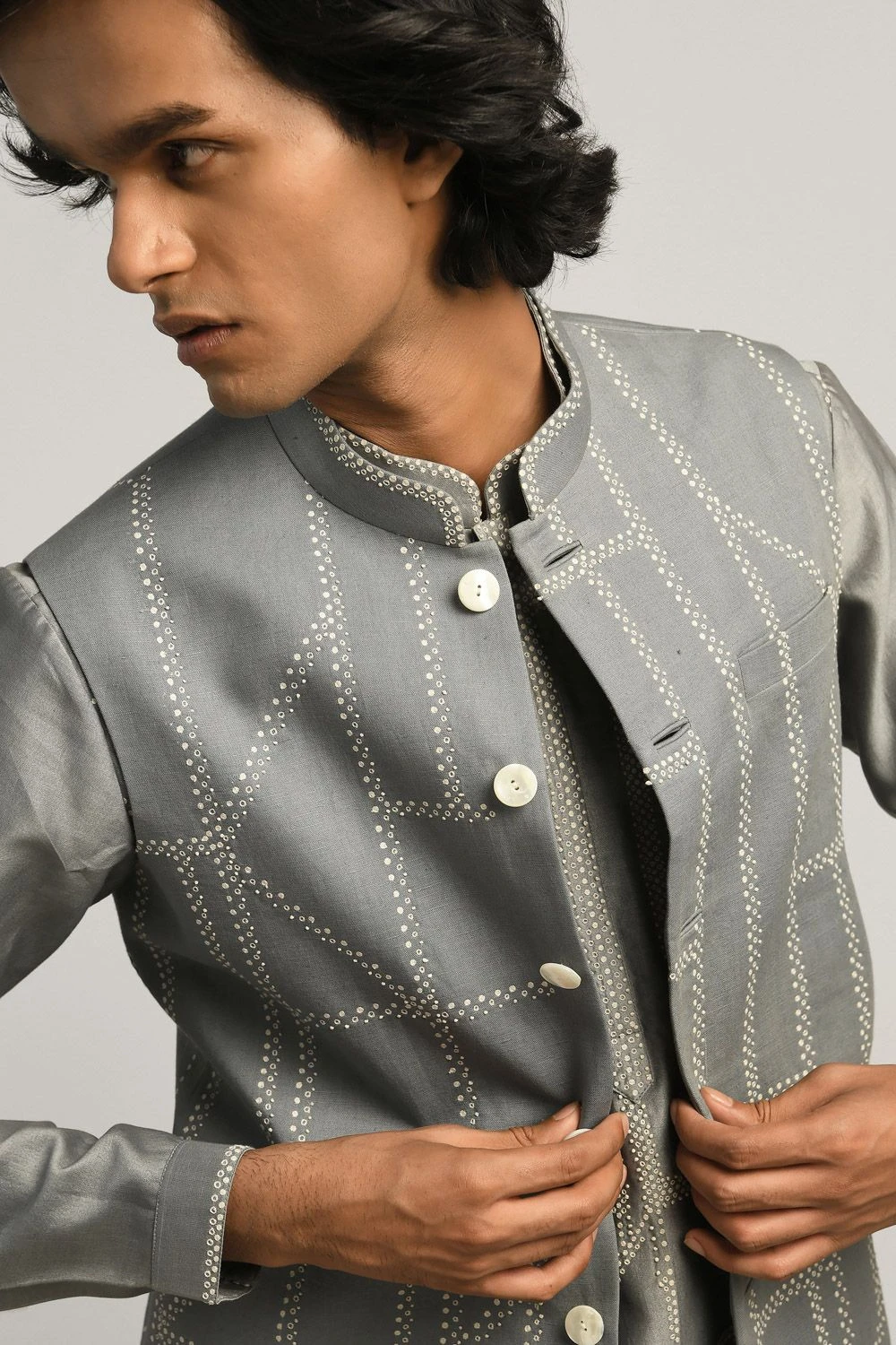 Countrymade Fuselage Hand Embroidered Grey Bundi 6 Countrymade Fuselage Hand Embroidered Grey Bundi - Image 4